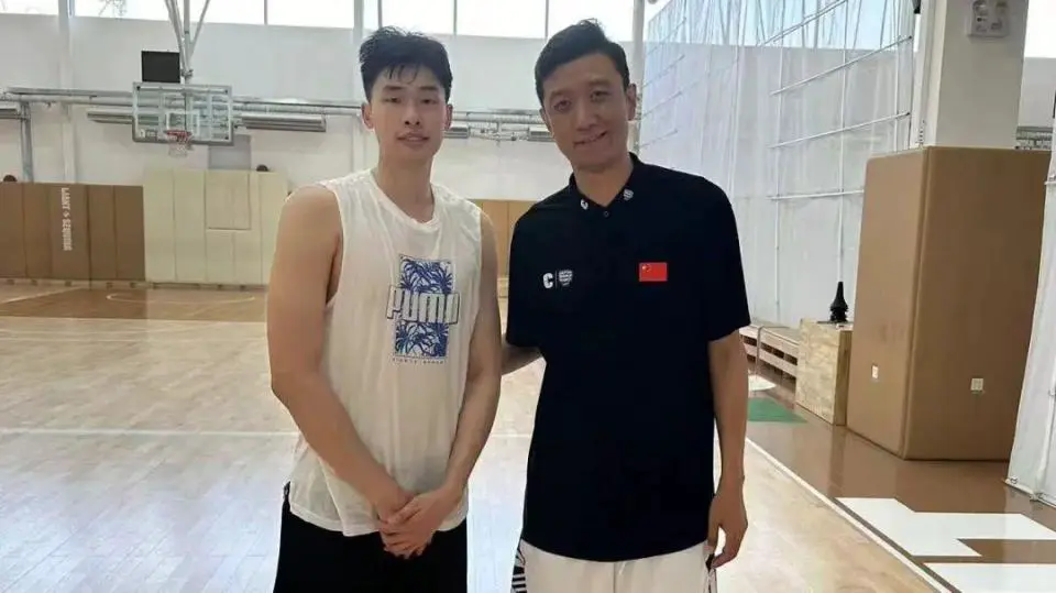 青少年学生篮球训练营发言稿_0